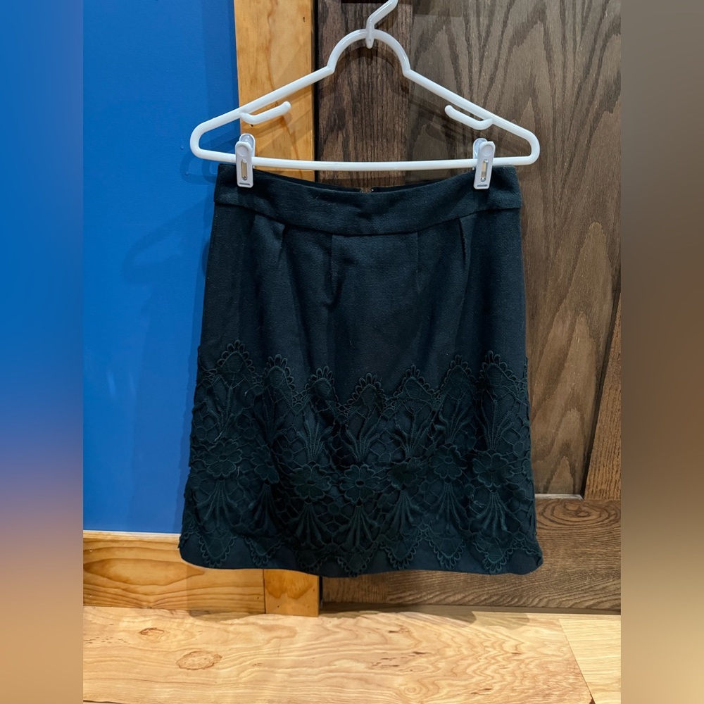Darling brand wool skirt in forest green. Size medium.